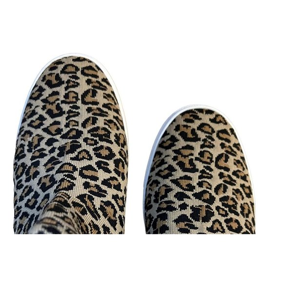 Steve Madden women's leopard print bootie size 9.5 M fabric upper, rubber sole - Picture 3 of 8